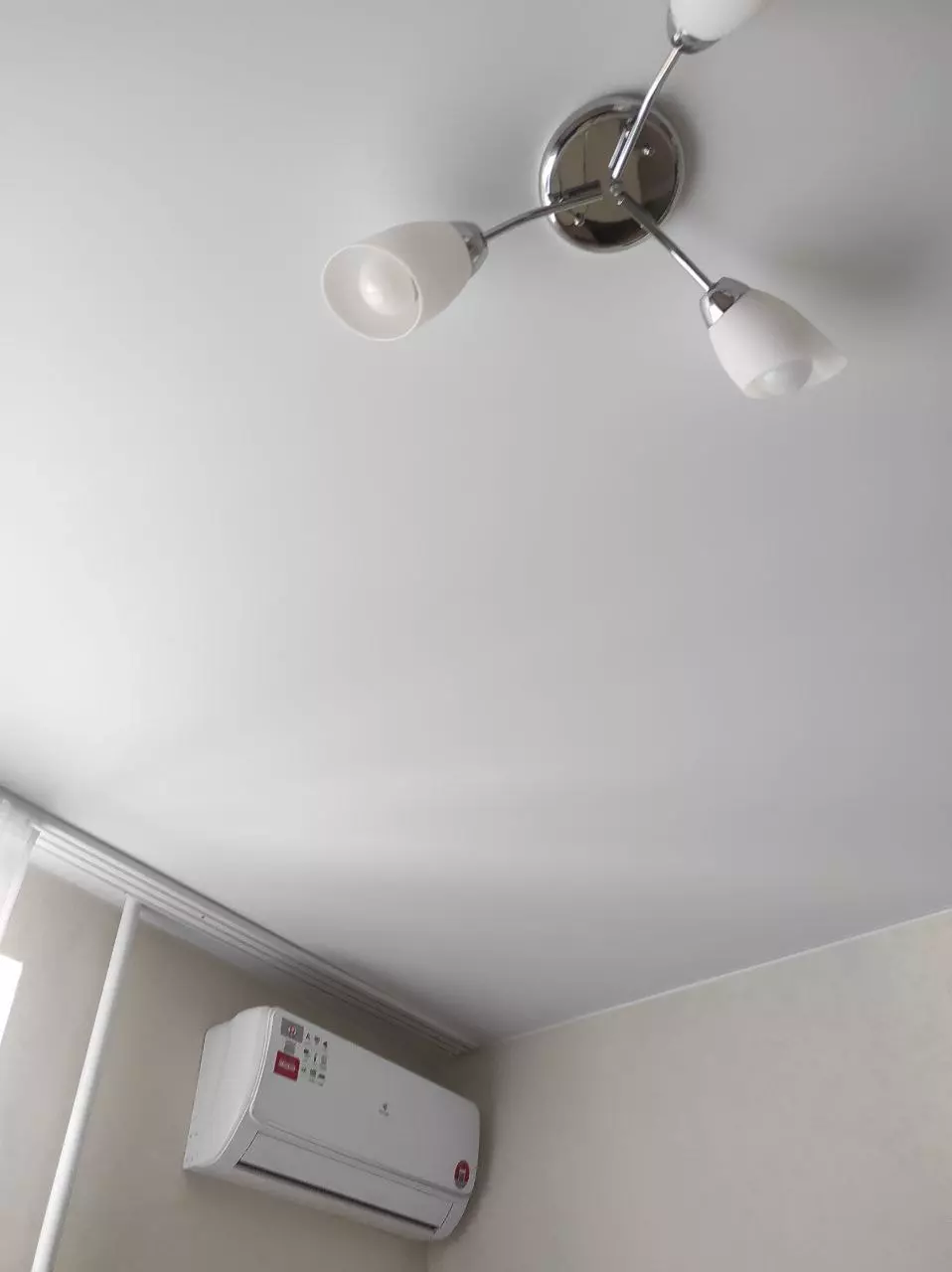 Матовый натяжной потолок в спальню, фото 2